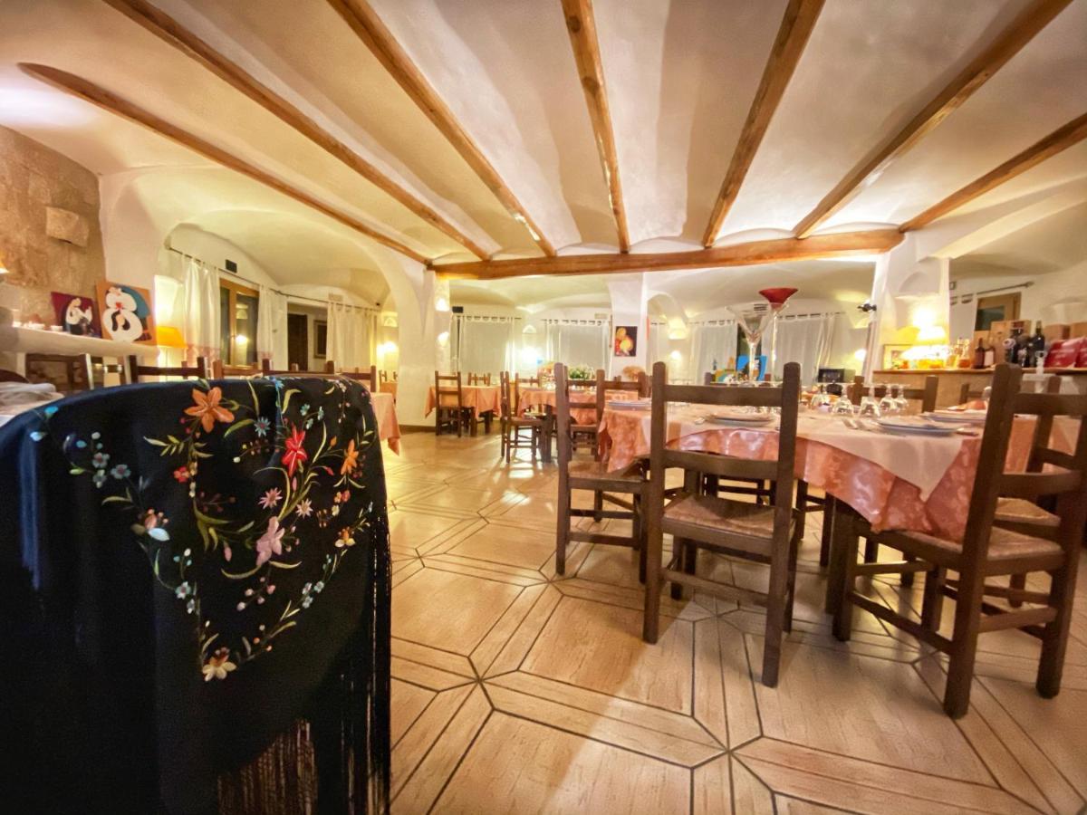 Locanda Tipica Sa Corte Oliena Exteriér fotografie