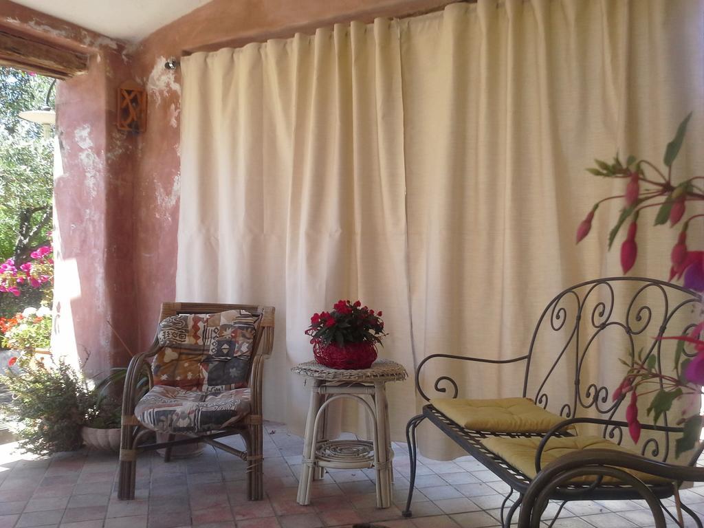 Locanda Tipica Sa Corte Oliena Exteriér fotografie