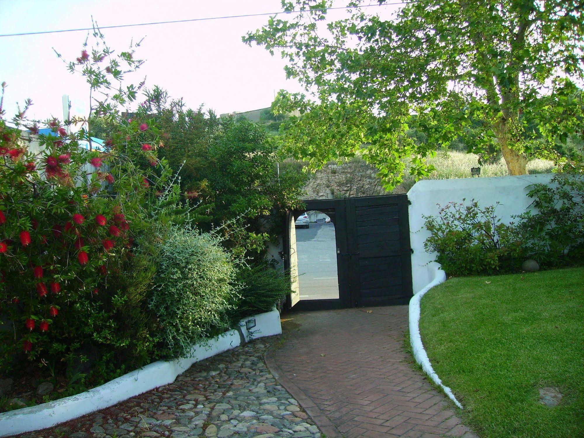 Locanda Tipica Sa Corte Oliena Exteriér fotografie